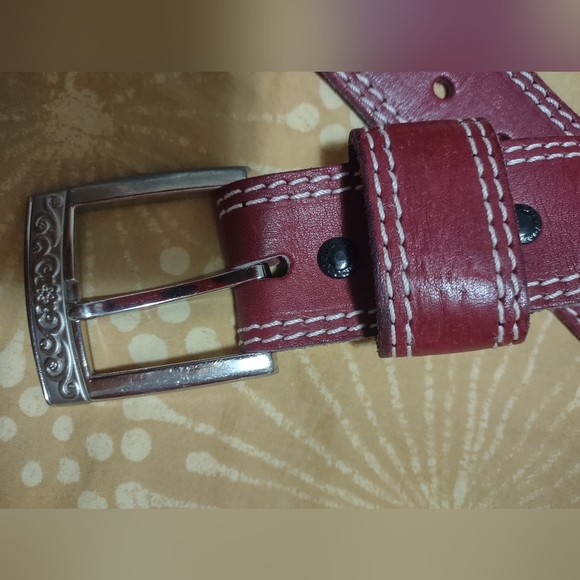 Red leather belt - Picture 3 of 4